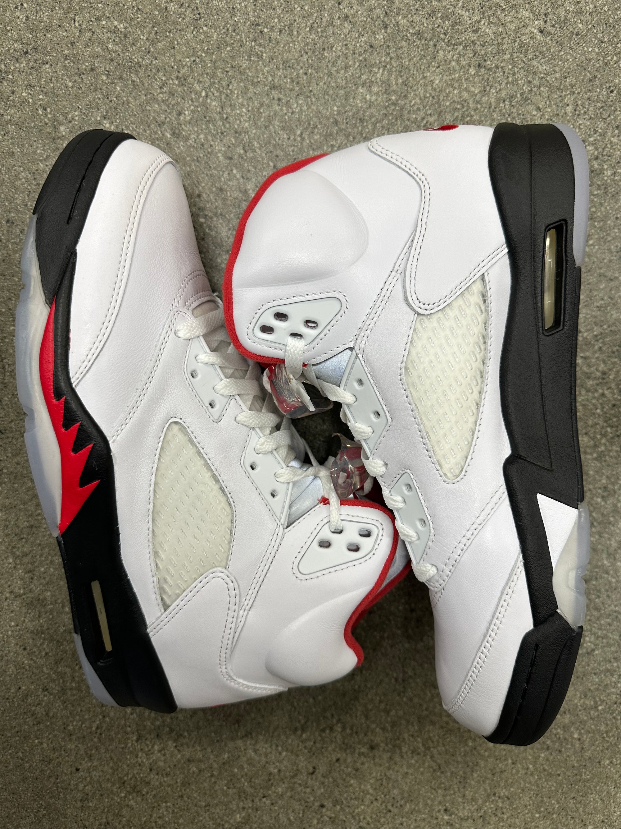 AIR JORDAN 5 FIRE RED SILVER TONGUE - SIZE 10 (WORN) (SUPER CLEAN)