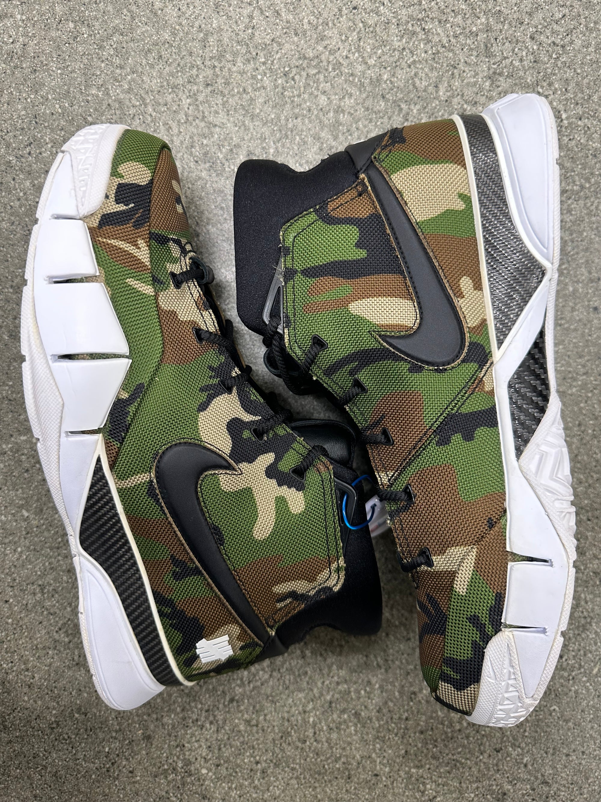 KOBE 1 PROTRO UNDEFEATED CAMO - SIZE 10.5 (WORN)