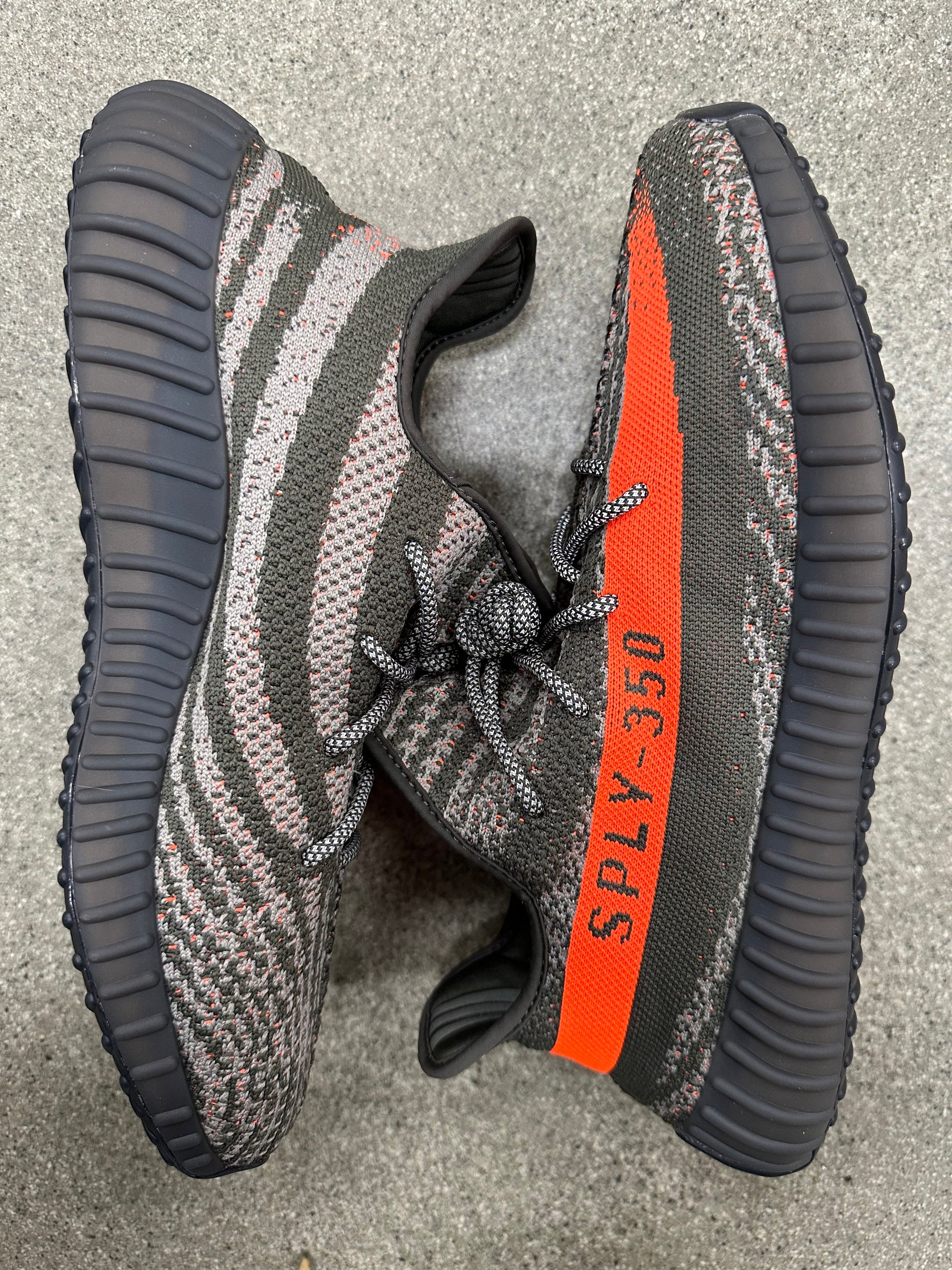 YEEZY BOOST 350 V2 CARBON BELUGA - SIZE 13.5 (WORN) (SUPER CLEAN)