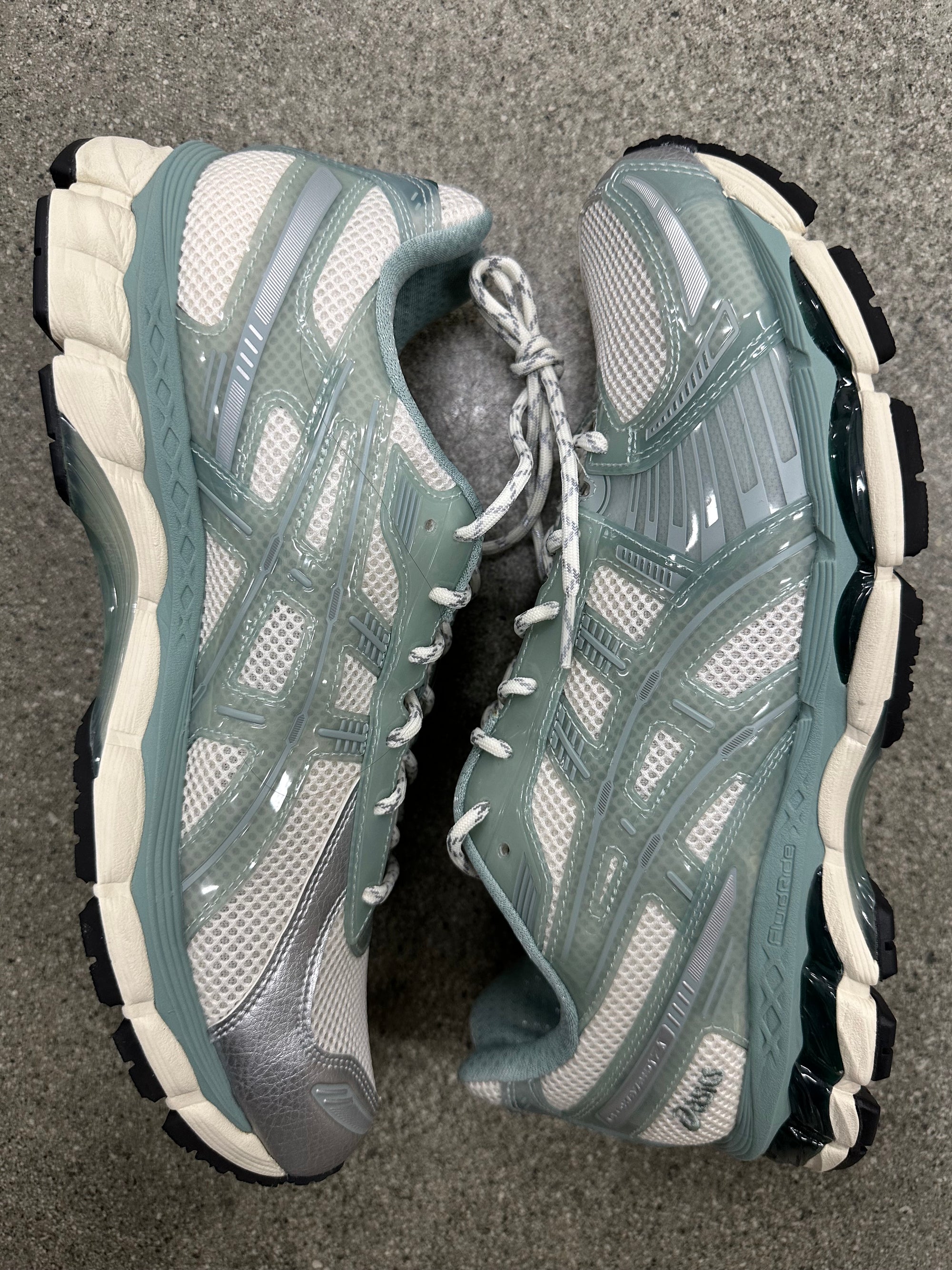 GEL KAYANO KITH 12.1 - CREAM SAGE - SIZE 11.5 (WORN)