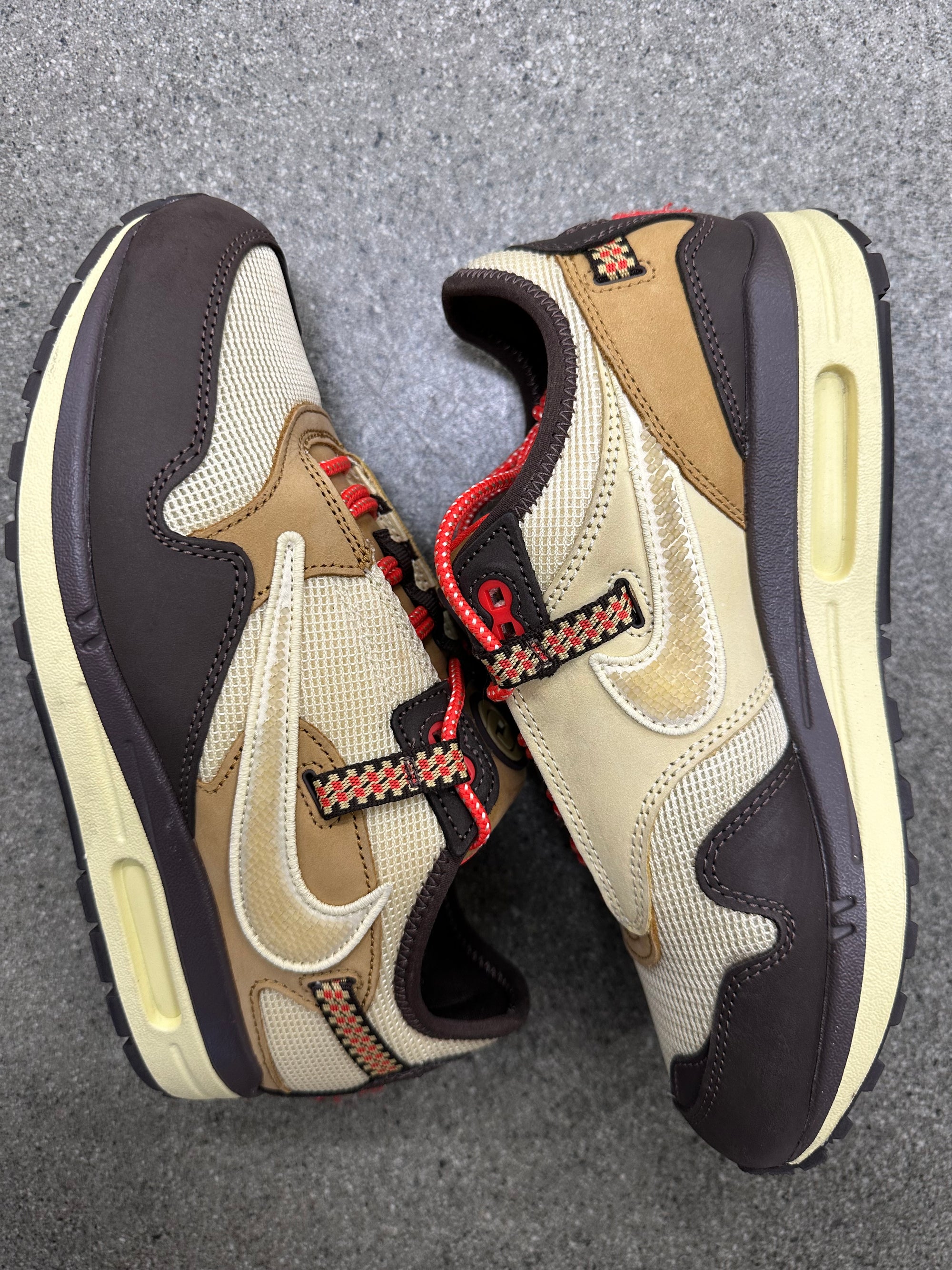 AIR MAX 1 TRAVIS SCOTT - SIZE BAROQUE BROWN - SIZE 8 (WORN) (SUPER CLEAN)