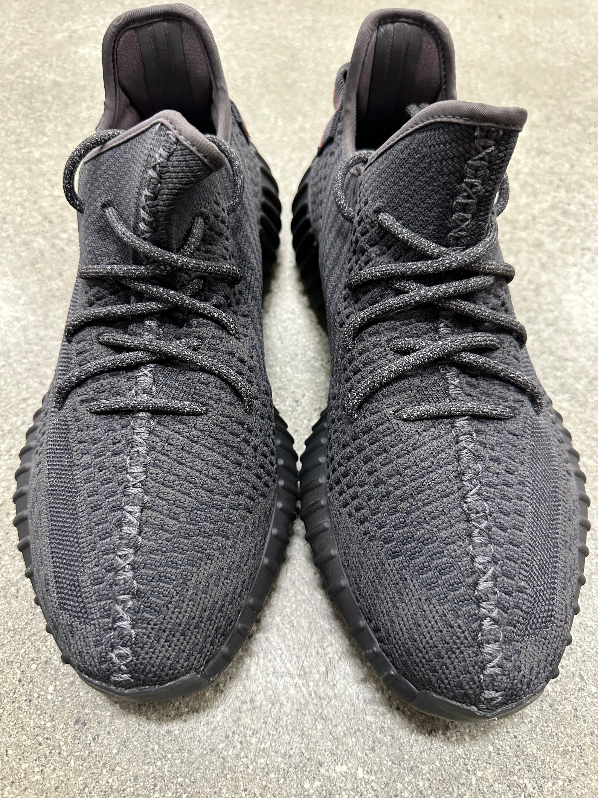 YEEZY BOOST 350 V2 BLACK - SIZE 10.5 (WORN)