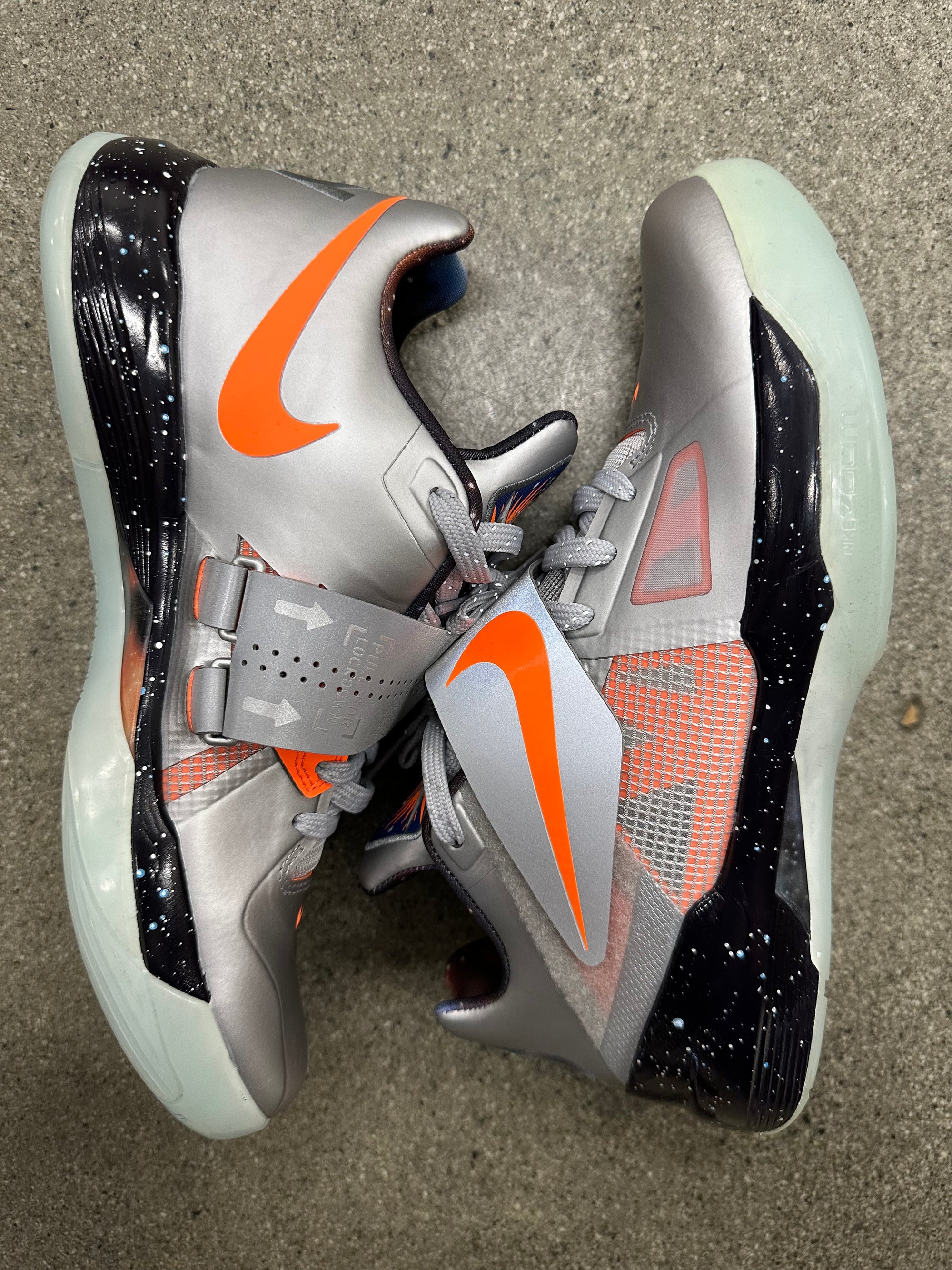 KD 4 GALAXY - SIZE 9.5 (WORN) (SUPER CLEAN)