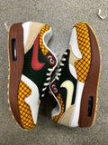 AIR MAX SUSAN - SIZE 8.5 (WORN)