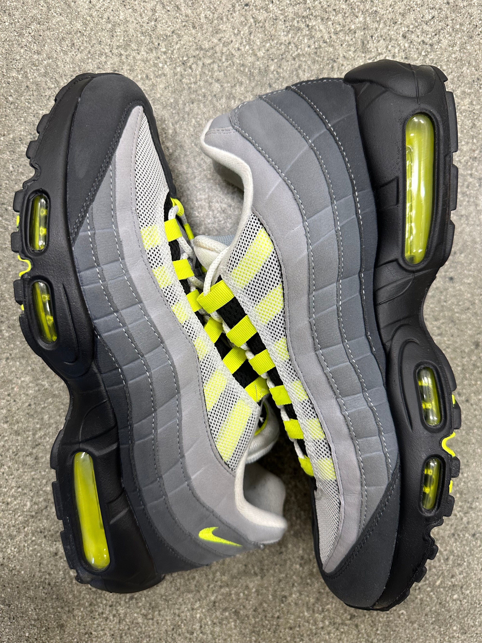 AIR MAX 95 OG NEON 2020 - SIZE 11 (WORN)