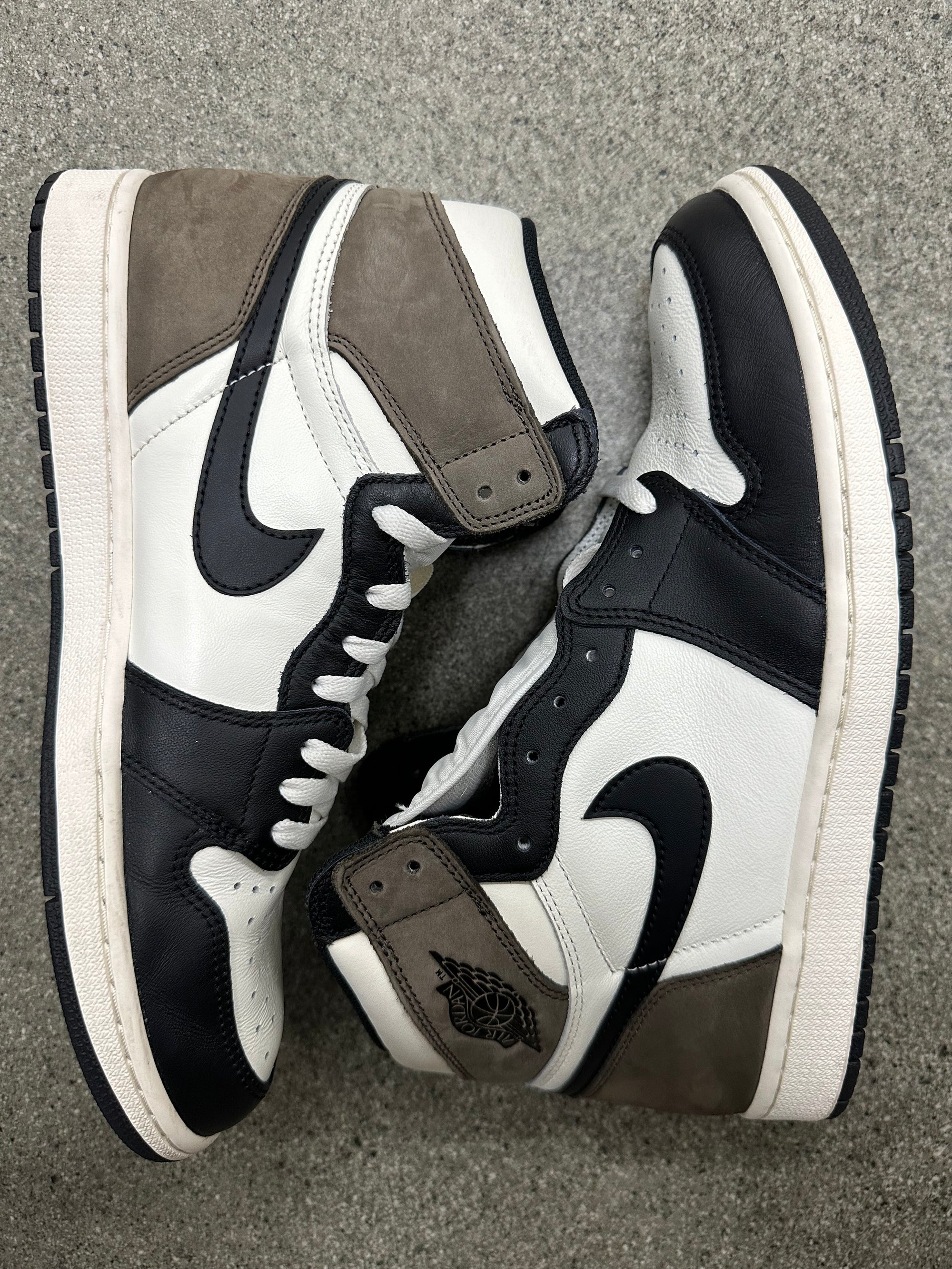 AIR JORDAN 1 HIGH DARK MOCHA - SIZE 11.5 (WORN) (SUPER CLEAN)