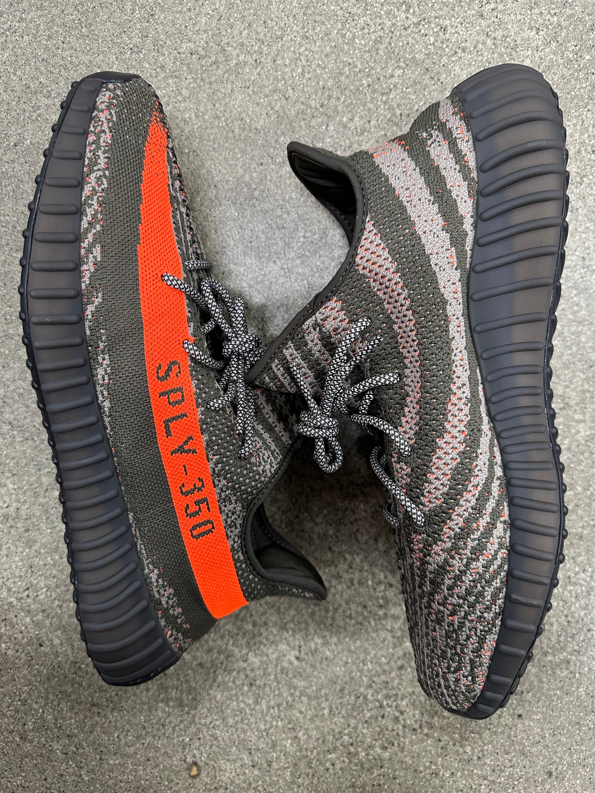 YEEZY BOOST 350 V2 CARBON BELUGA - SIZE 13.5 (WORN) (SUPER CLEAN)