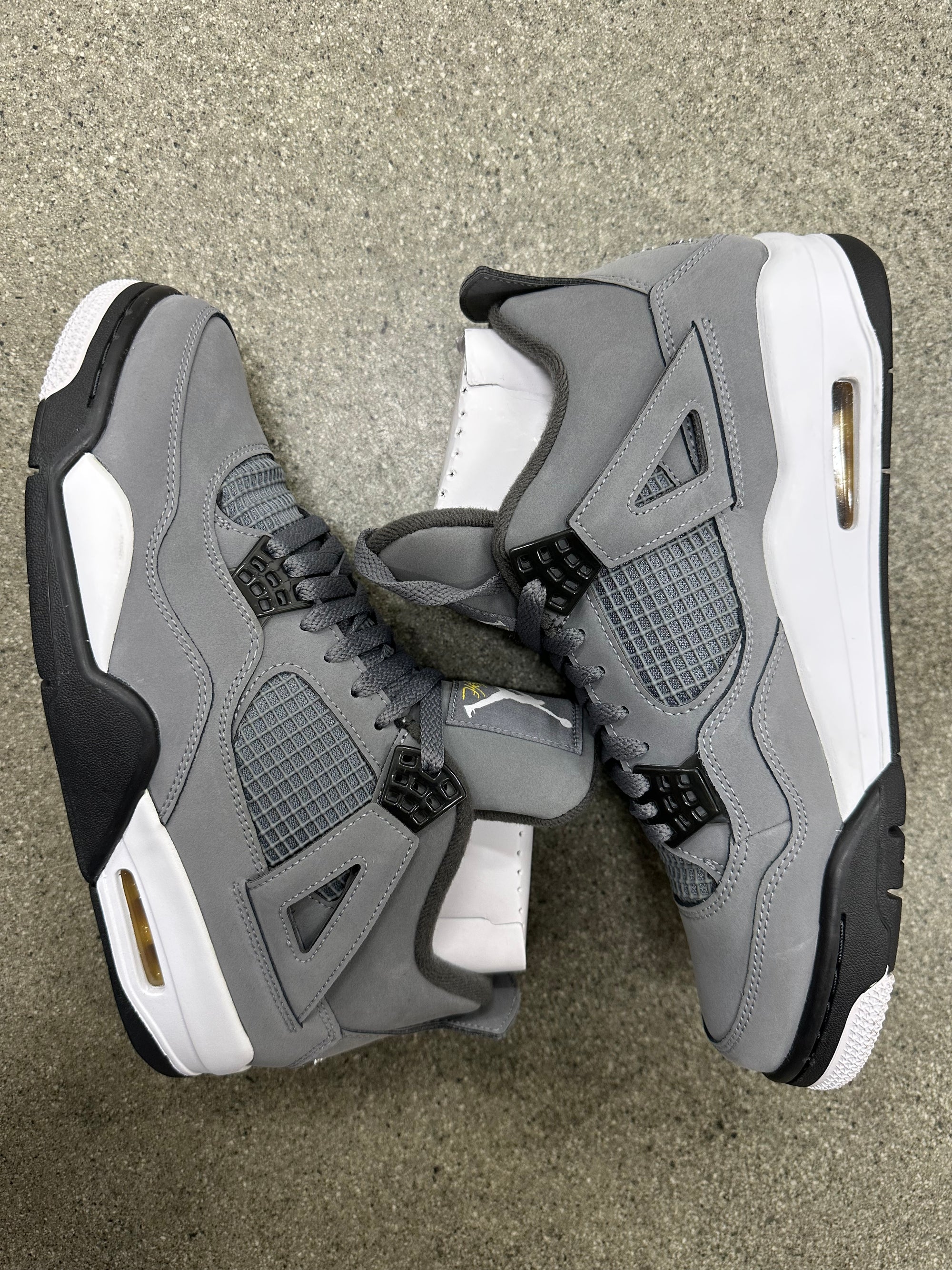 AIR JORDAN 4 COOL GREY - SIZE 10 (WORN) (SUPER CLEAN)