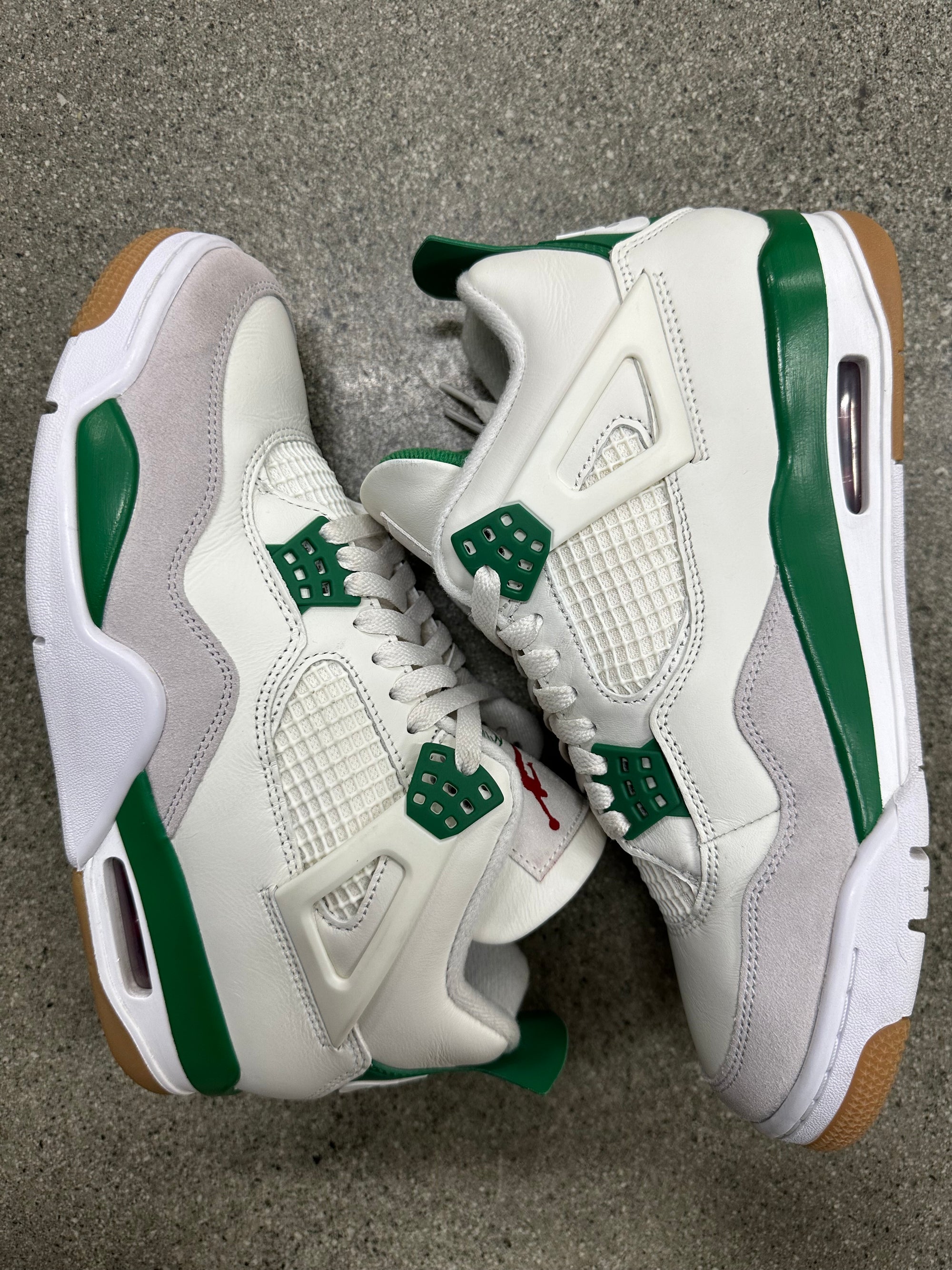 AIR JORDAN 4 SB PINE GREEN - SIZE 9 (WORN)