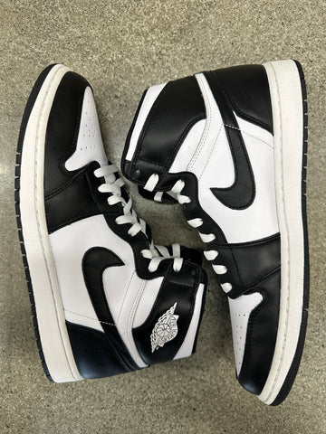 AIR JORDAN 1 BLACK WHITE 2014 - SIZE 11.5 (WORN)