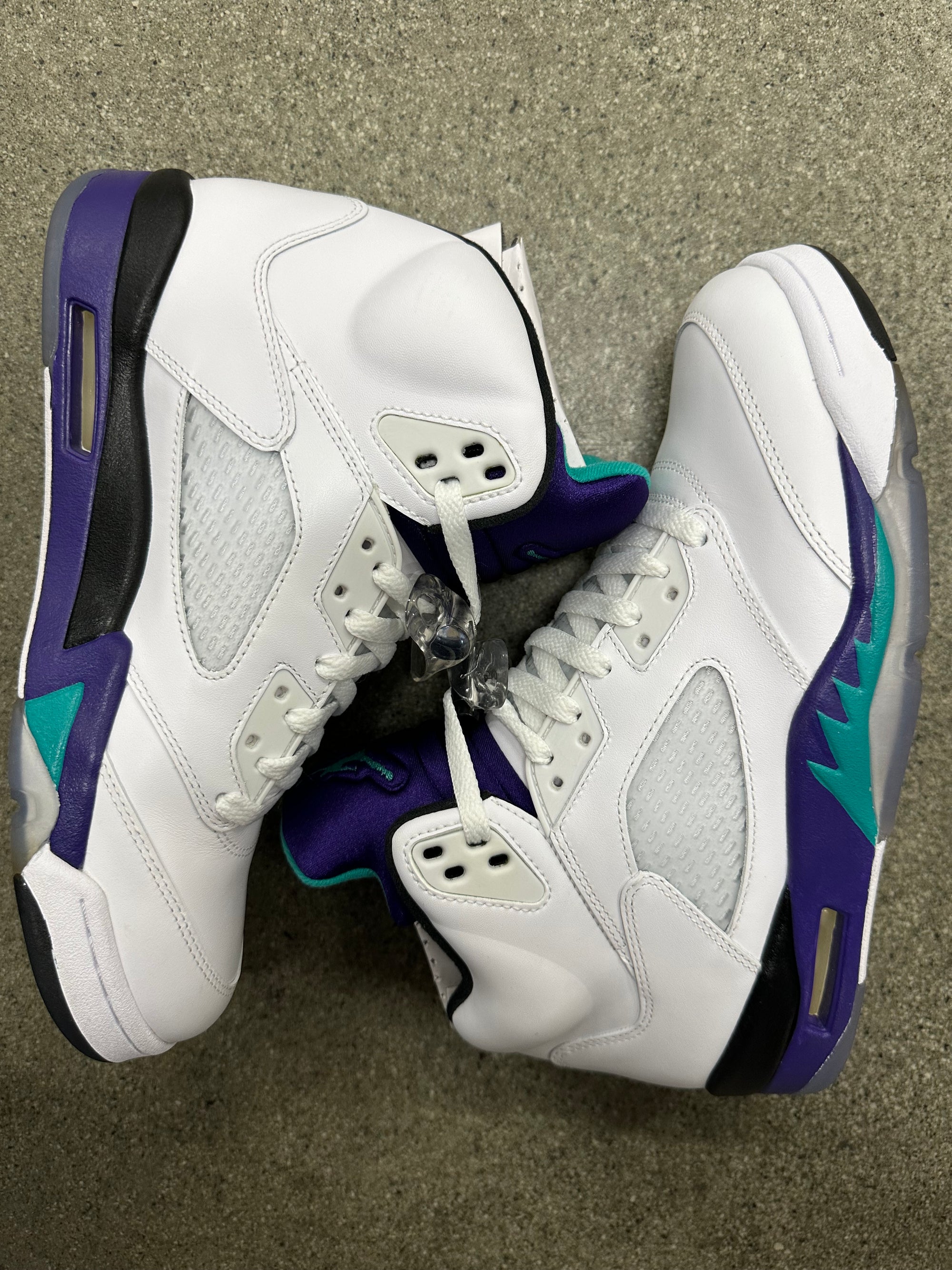 AIR JORDAN 5 GRAPE 2013 - SIZE 8.5 (WORN) (SUPER CLEAN)