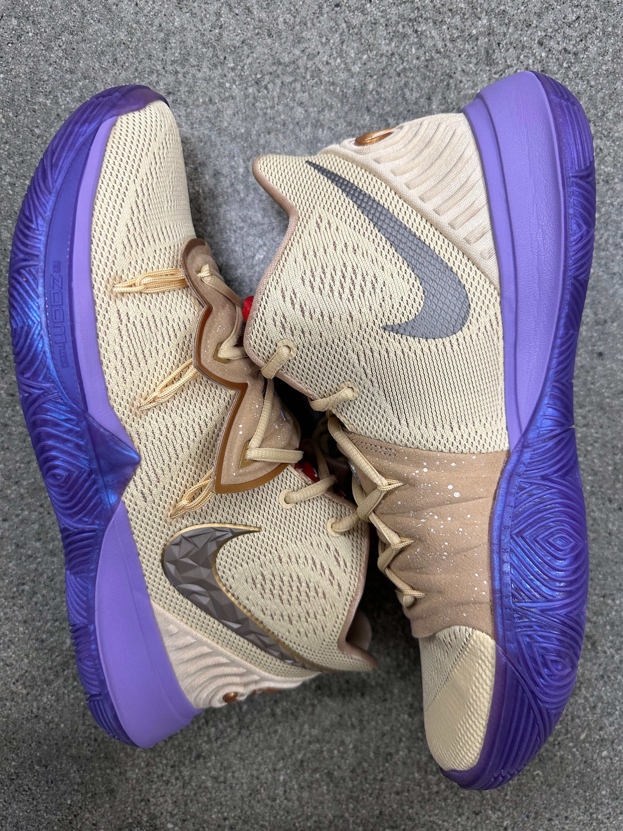 KYRIE 5 CONCEPTS - SIZE 11 (WORN) (SUPER CLEAN)