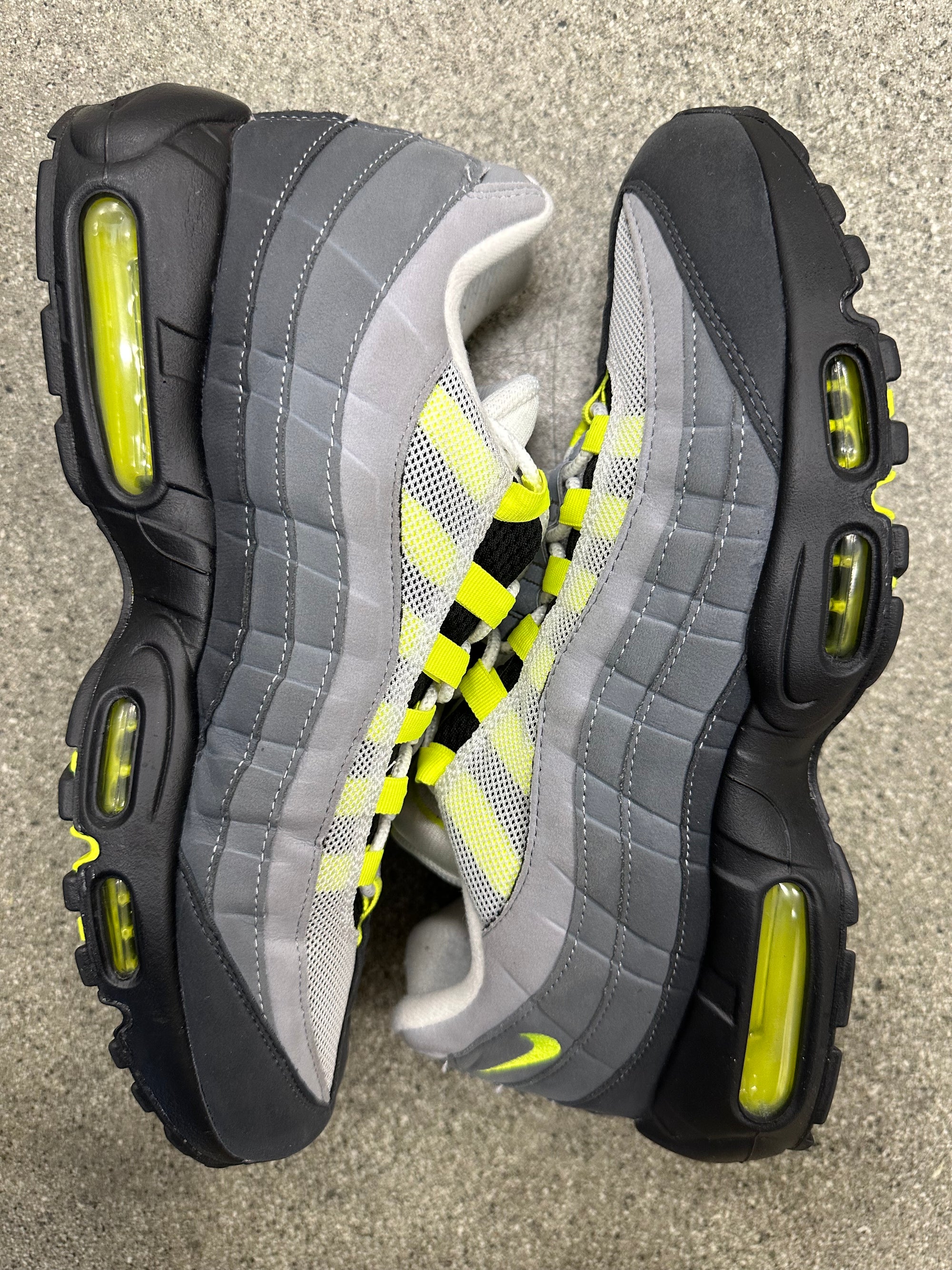 AIR MAX 95 OG NEON 2020 - SIZE 11 (WORN)