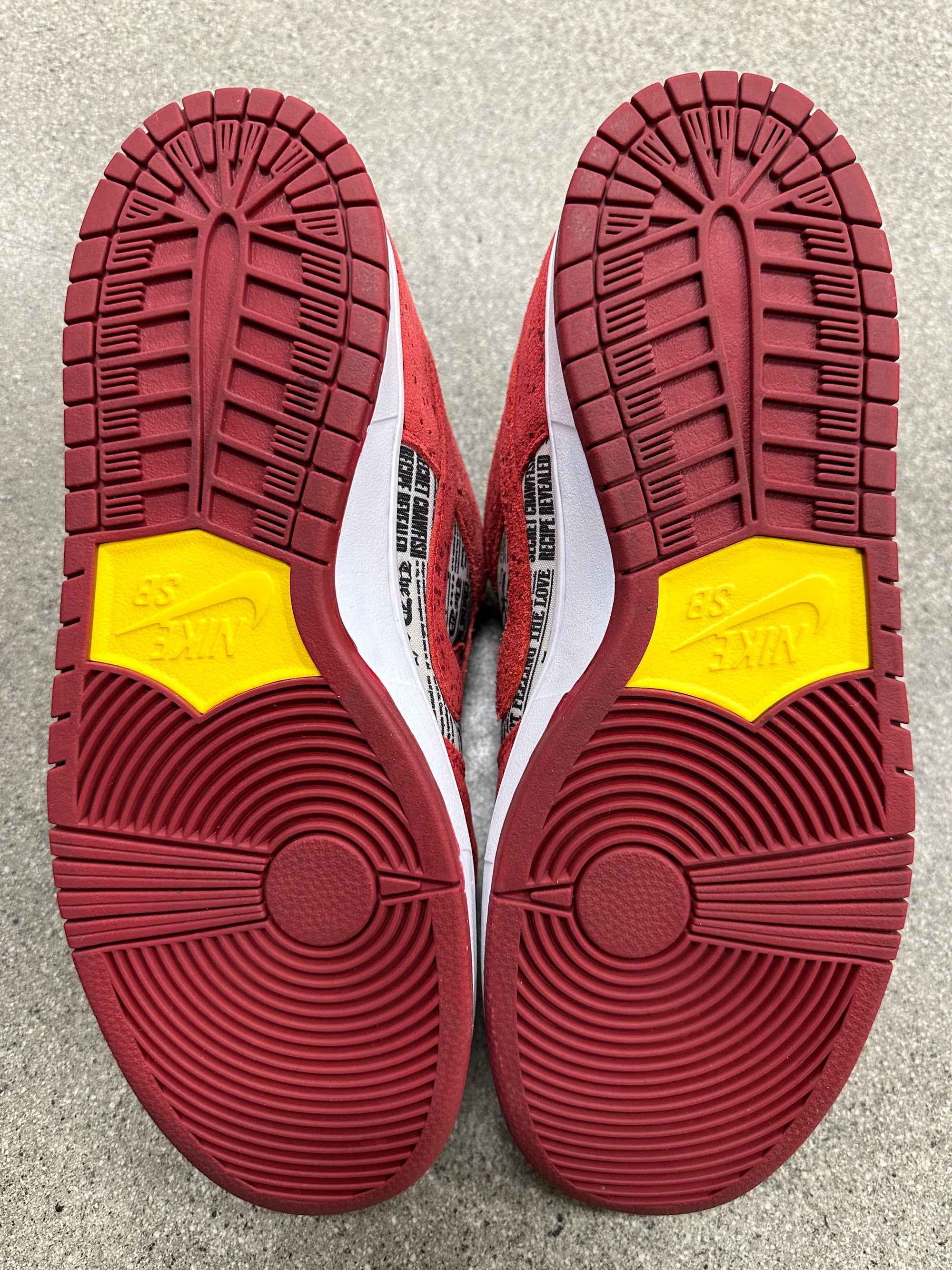 DUNK LOW PREMIUM SB QS CRAWFISH - SIZE 12 (WORN) (SUPER CLEAN)