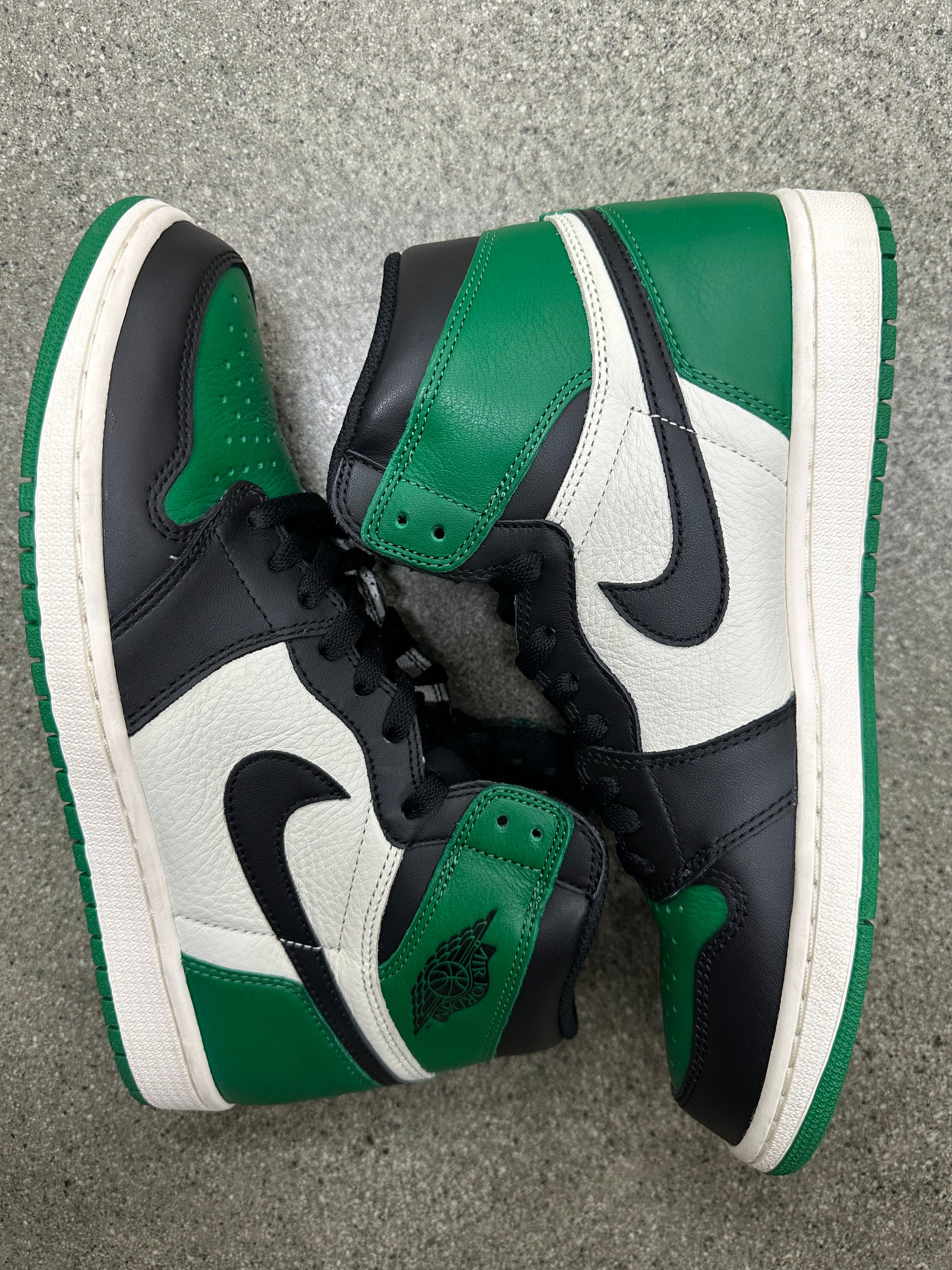 AIR JORDAN 1 HIGH PINE GREEN 1.0 - SIZE 11 (WORN)