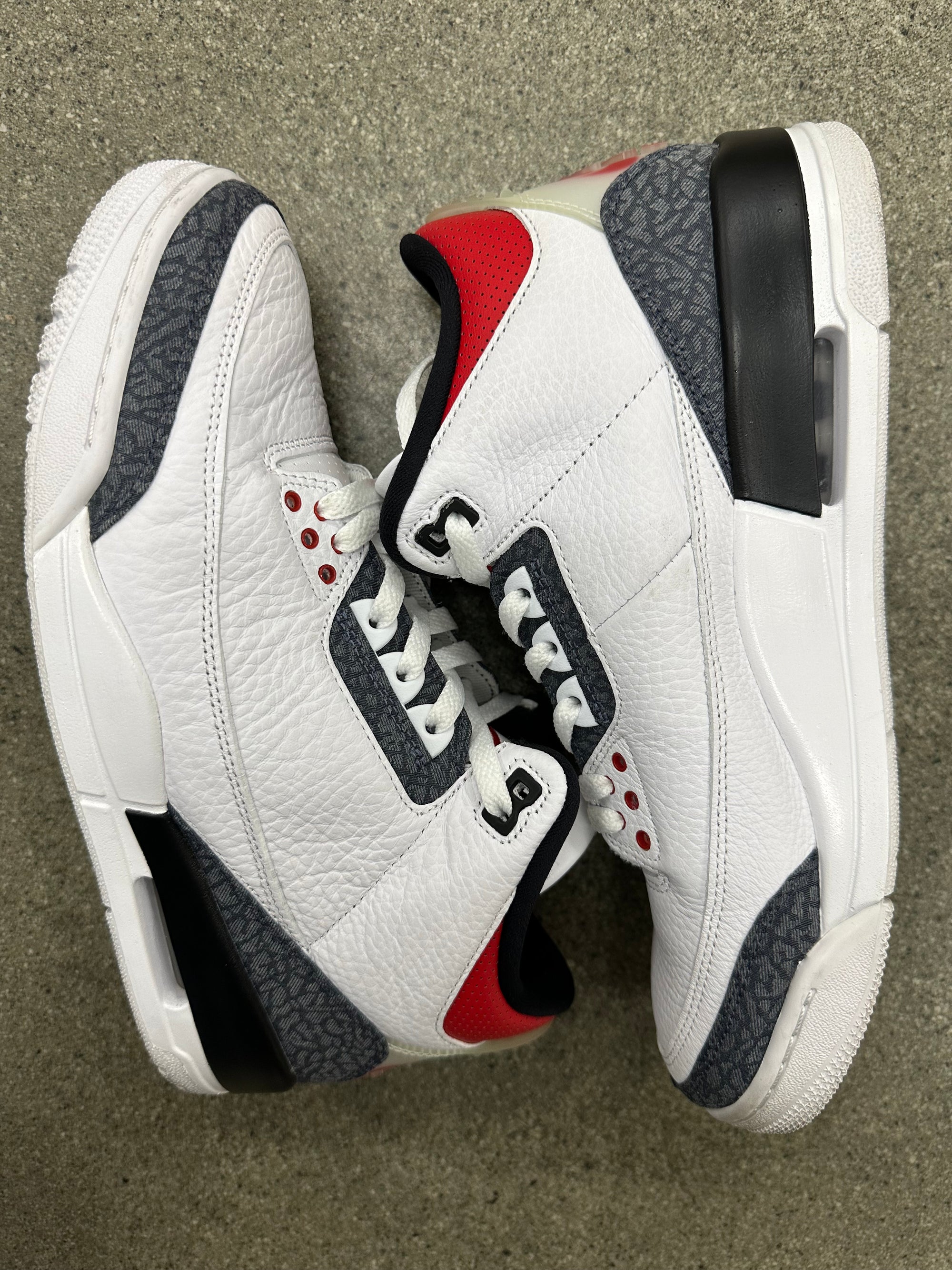 AIR JORDAN 3 FIRE RED DENIM - SIZE 10.5 (WORN)