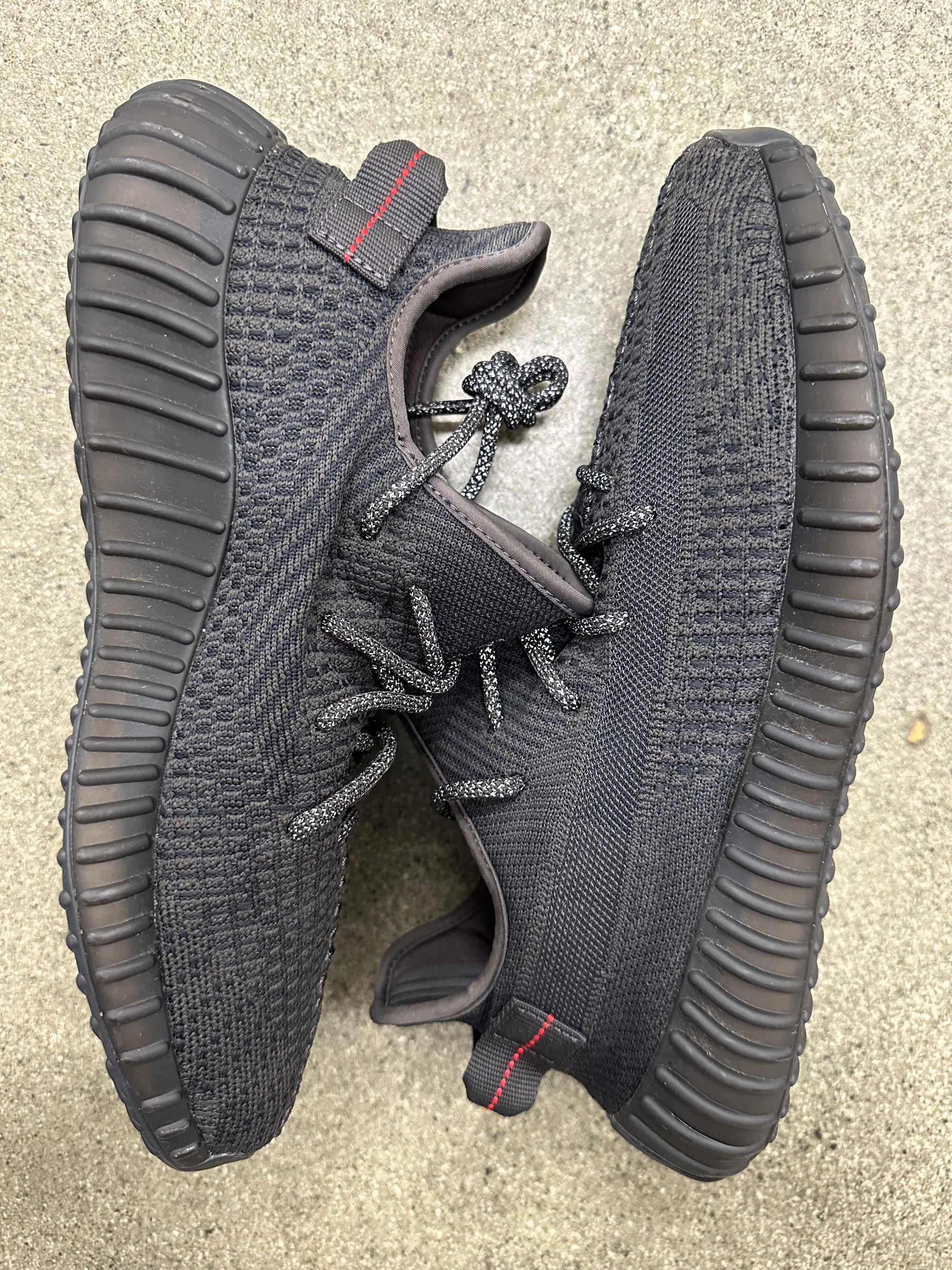 YEEZY BOOST 350 V2 BLACK - SIZE 10.5 (WORN)