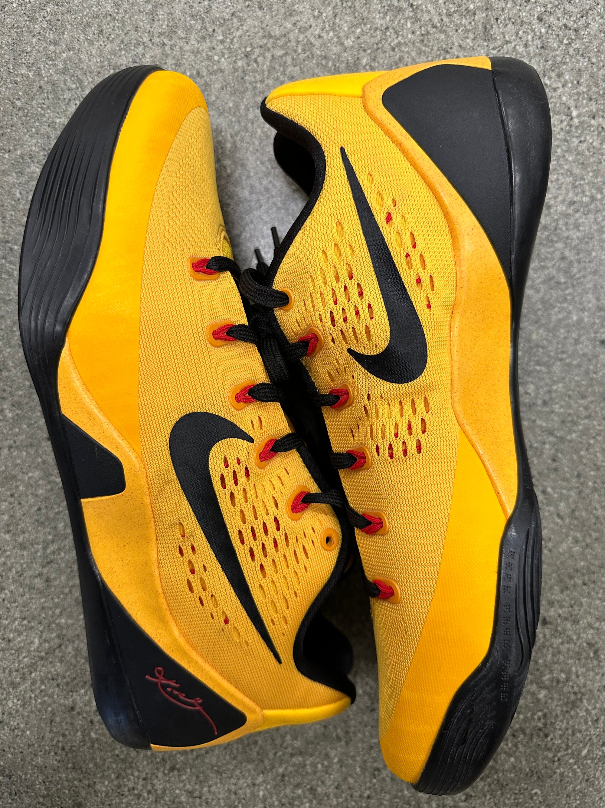 KOBE 9 BRUCE LEE - SIZE 11 (WORN)