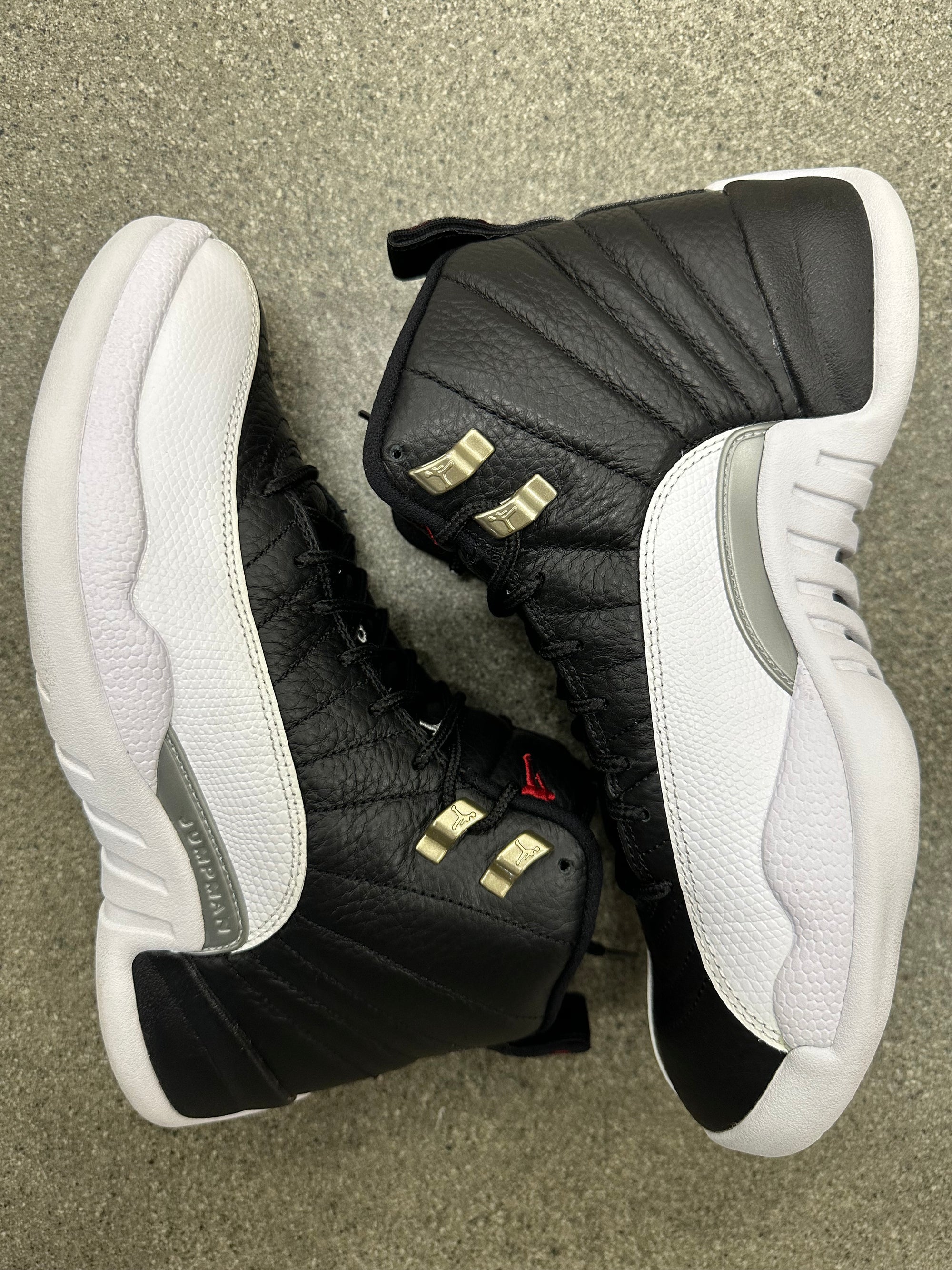 AIR JORDAN 12 PLAYOFFS - SIZE 8 (WORN)