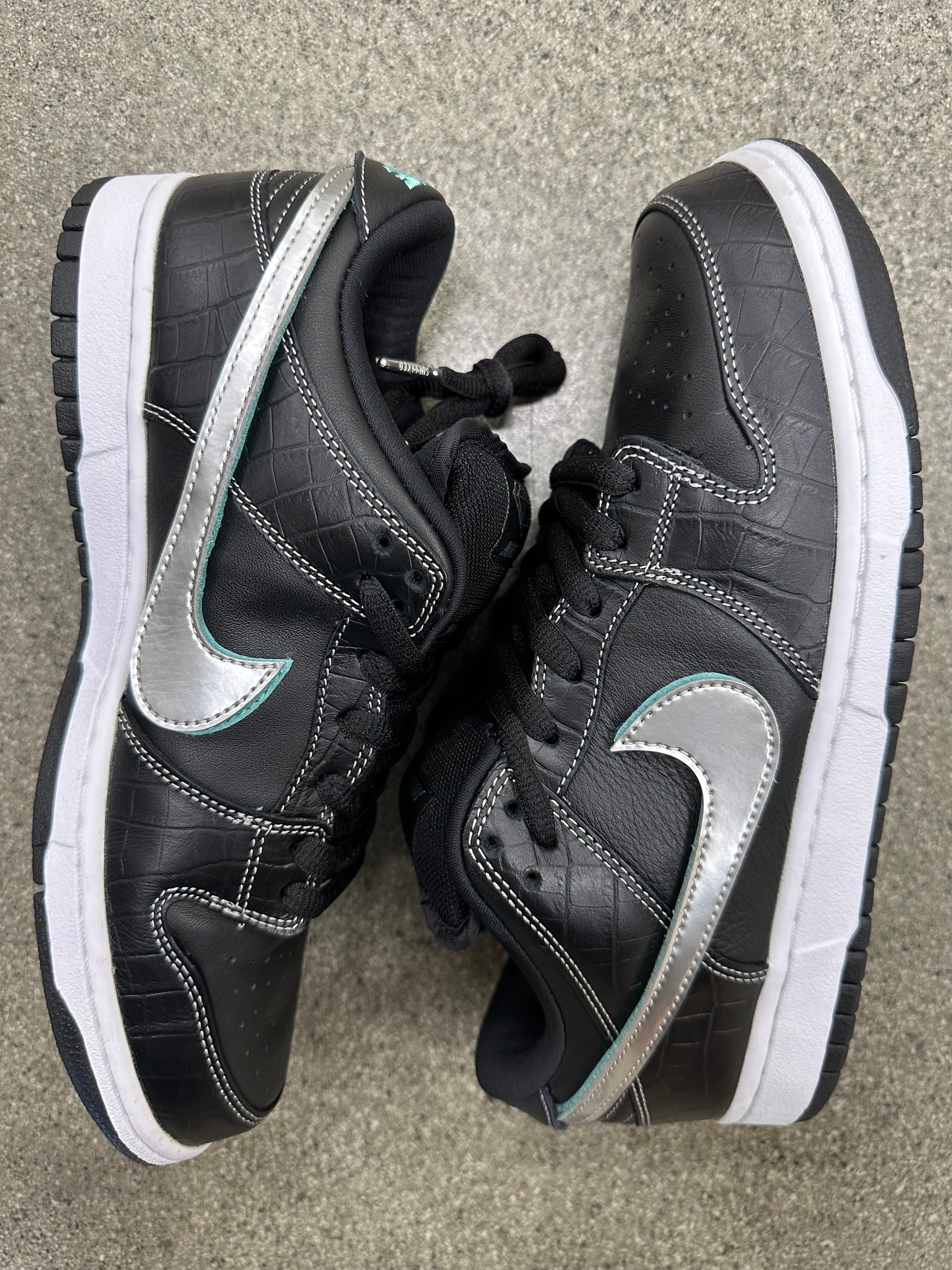 SB DUNK LOW PRO OG DIAMOND SUPPLY BLACK - SIZE 10 (WORN)