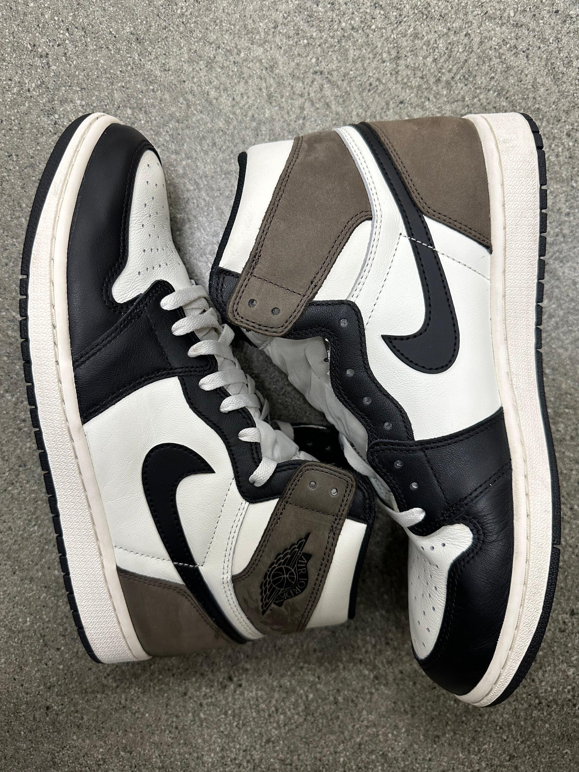 AIR JORDAN 1 HIGH DARK MOCHA - SIZE 11.5 (WORN) (SUPER CLEAN)