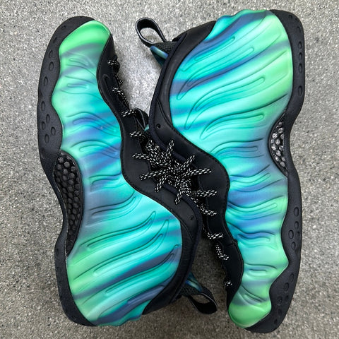 AIR FOAMPOSITE ONE NORTHERN LIGHTS SIZE 9 (WORN)
