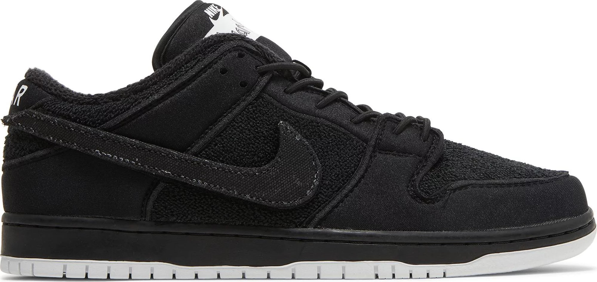 Nike SB Dunk Low Pro QS &quot;GNARHUNTERS&quot;